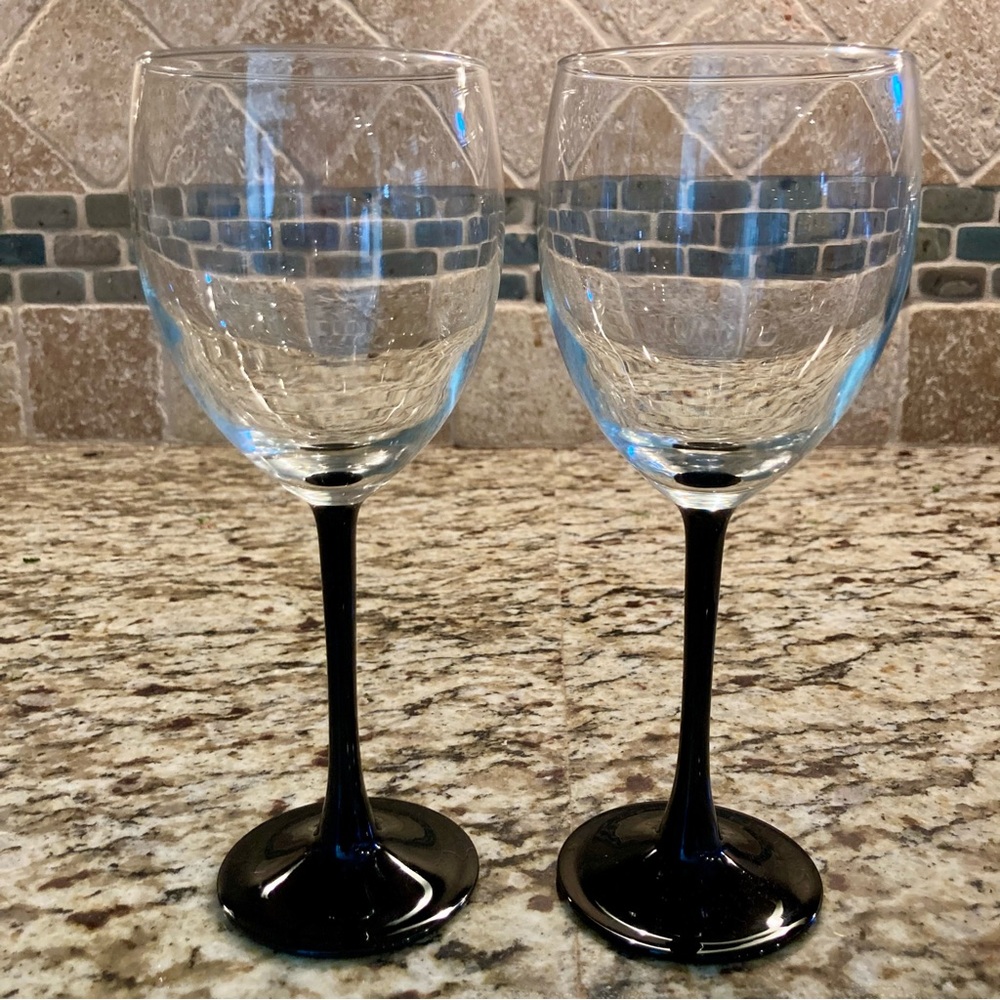 Halloween. 🎄Sophisticated Black Stem Wine Glass Pair, Luminarc